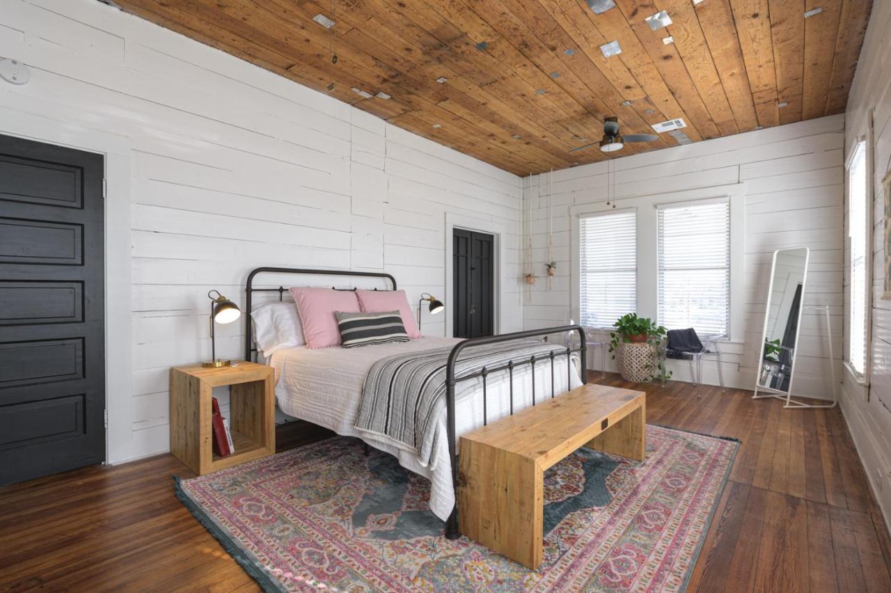 Restored 1930S Uptown Bungalow 2 Min. To Magnolia Waco Eksteriør billede